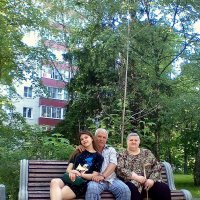 Бабушка, дедушка и Маруся :: aleks50 