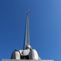 Памятник Циолковскому. :: Николай Кондаков