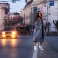 Девушка на дороге :: Элина Лисицына
