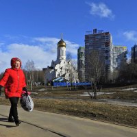 Весенний променад :: Юрий Велицкий