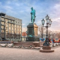 Пушкин на Пушкинской площади :: Юлия Батурина