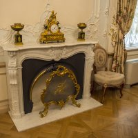 Камин, один из многих в залах дворца. :: Александр Петров