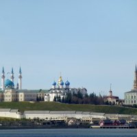 Вид на кремль с моста Миллениум :: Наиля 