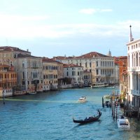 В водах своих  играя лежит Венеция златая и машет веслами гондол :: Гала 