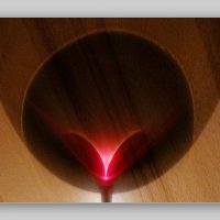 стакан красного вина и света .... :: Heinz Thorns