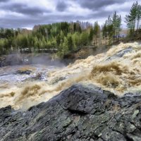 спуск воды после открывшейся плотины :: Георгий А