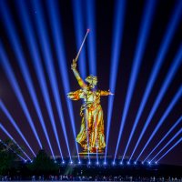 9 Мая 2019 г. лазерное шоу на Мамаевом кургане «Свет Великой Победы» :: Наталья Кузнецова
