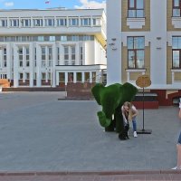 Тамбовские  зарисовки (Рекс не  бойся слон не  настоящий!)) :: Виталий Селиванов 