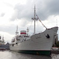 Научно-исследовательское судно "Витязь" :: Ольга Довженко