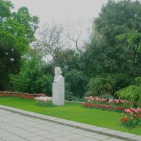 Памятник основателю Никитского ботанического сада :: Александр Рыжов