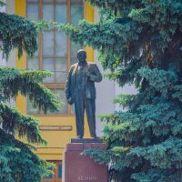 Памятник В.И.Ленину в Курске :: Руслан Васьков