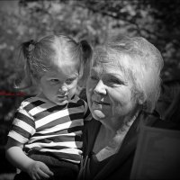 Бабушка и внучка :: Сергей Порфирьев