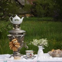 Чай в саду в выходные. :: Нина Андронова