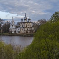 Вид на церковь Иоанна Златоуста :: Сергей Цветков