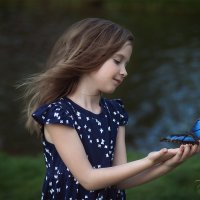 Девочка с бабочкой :: Татьяна Семёнова
