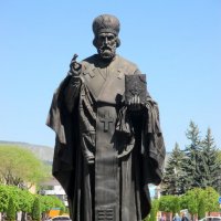Кисловодск. Памятник Николаю Чудотворцу :: Нина Бутко