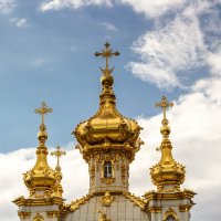Купола на церкви в Петергофе :: Serega  