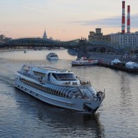 Вечер, Москва река. :: Евгений Седов