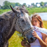 Девушка и лошадь :: Сергей Винтовкин