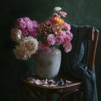 Натюрморт с бабушкиной вазой :: Татьяна Панчешная
