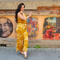 Уличная картинная галерея в переулке Радищева :: skijumper Иванов