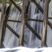 водопад на брошенной ГЭС :: Георгий А