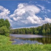 Облако над озером_2 :: Виталий Белов