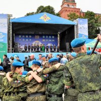 Концерт на День ВДВ :: Анатолий Колосов