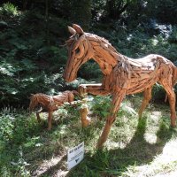 Скульптура лошади с жеребёнком :: Natalia Harries