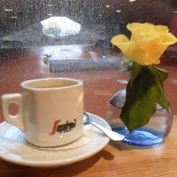 Роза, кофе, дождь :: Julia Nikolina