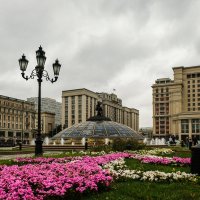 Моква. Дождь в городе. Манежная площадь. :: Надежда Лаптева