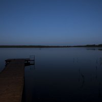 Вид на ночное озеро :: Андрей Резюкин