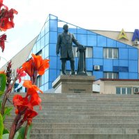 Памятник П.Алабину :: Александр Алексеев