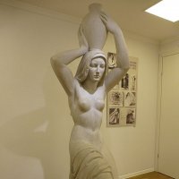 Скульптура Г. Брахерта "Несущая воду" :: Лидия Бусурина