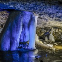 В ледяной Аксинской пещере :: Георгий А