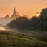 Восходящее солнце в Дунилово :: Григорий Бельцев