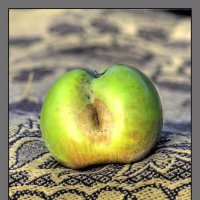 Эротичное яблоко..... :: Юрий Яньков