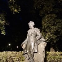 Памятник Пушкину :: Алексей Чумаков