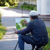 "Мешая кисть в палитре красок, сюжет художник создаёт..." :: Ольга И