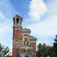Православный храм в парке Мир :: Вера Щукина