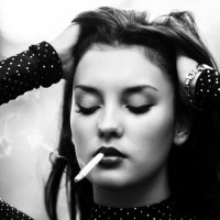 Девушка с сигаретой :: Алексей Жарков