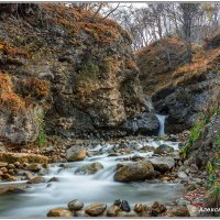 малый водопад на реке Гедмишх :: Александр Богатырёв