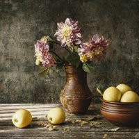Натюрморт "Цветы и фрукты" :: Нина Богданова