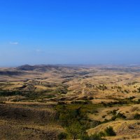 Армения....Средь горных круч, сухих равнин, где солнцем выжжена земля..... :: Galina Leskova