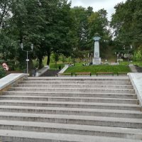 Памятник Пирогову Николаю Ивановичу :: veera v