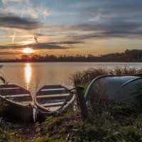 Рассвет на озере :: Сергей Цветков