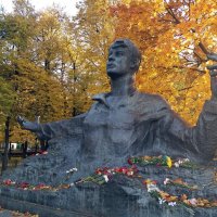 Памятник С.Есенину :: Galina Solovova