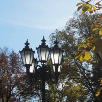 Осенние фонари на Владимирской горке... :: Тамара Бедай 