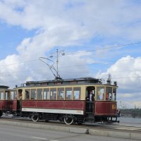 Трамвай на Устинском мосту. :: Алекс Ант