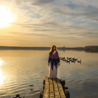 На озере ранним утром :: Лариса Корсакова